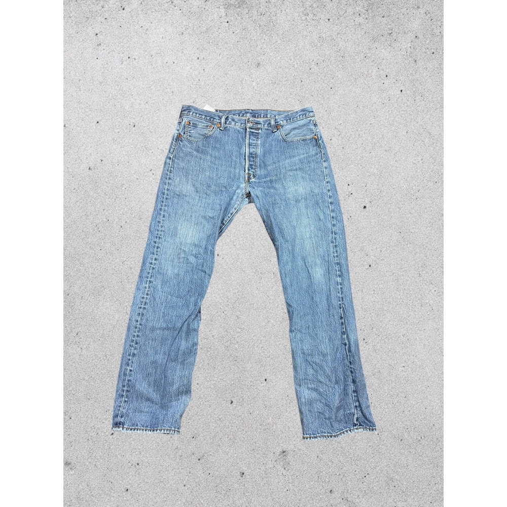 Levis 501 Original Fit Jeans Mens 36x31 Medium Wash Blue Button Fly Straight Leg